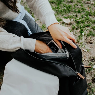 JJ Cole Bloomfield Modular Knapsack Diaper Bag Onyx & Ivory 12 JJ Cole Bloomfield Modular Knapsack Diaper Bag Onyx & Ivory - Image 12