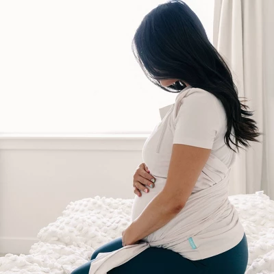 Moby Bump & Beyond T-Shirt Wrap Baby Carrier - Ivory - S 7 Moby Bump & Beyond T-Shirt Wrap Baby Carrier - Ivory - S - Image 7