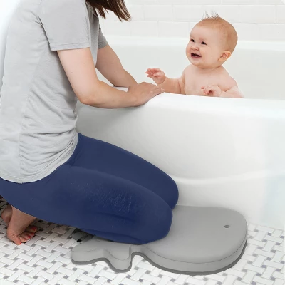 Skip Hop Moby Bath Kneeler - Gray 5 Skip Hop Moby Bath Kneeler - Gray - Image 5